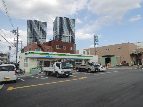 ＳｈａＭａｉｓｏｎ　跡部 ファミリーマート 八尾跡部北の町店