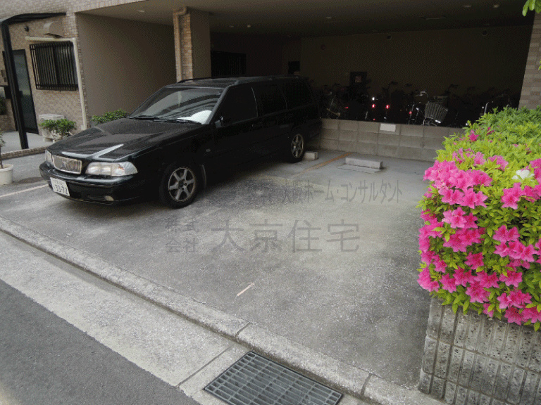 アクシス北本町 駐車場