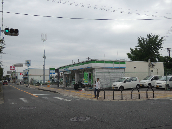 ヴィラパンヴィラージュ ﾌｧﾐﾘｰﾏｰﾄ 八尾高安一丁目店