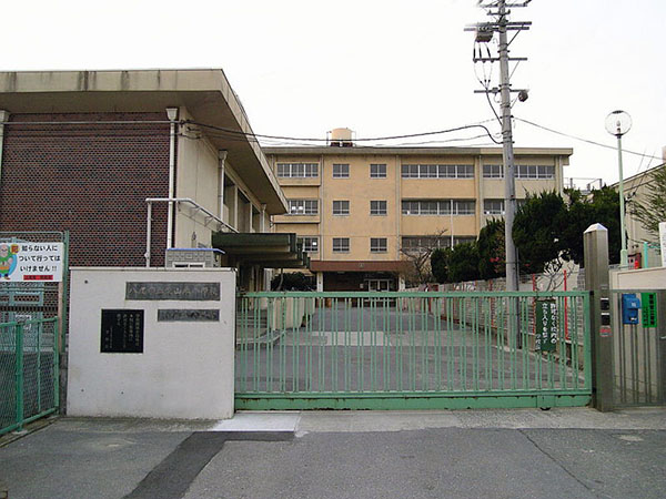 Villace　山本 （ヴィラーチェ山本） 八尾市立東山本小学校
