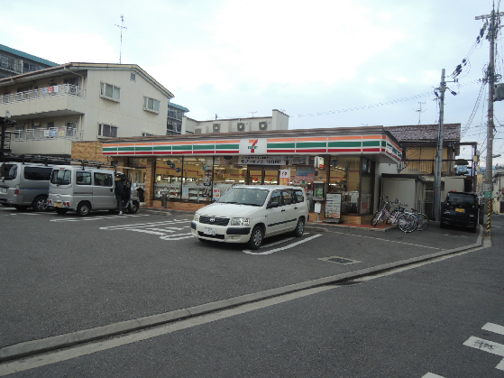 明美町大聖園店舗 コンビ二
