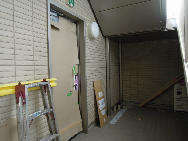 アジュール久宝寺北 エントランス