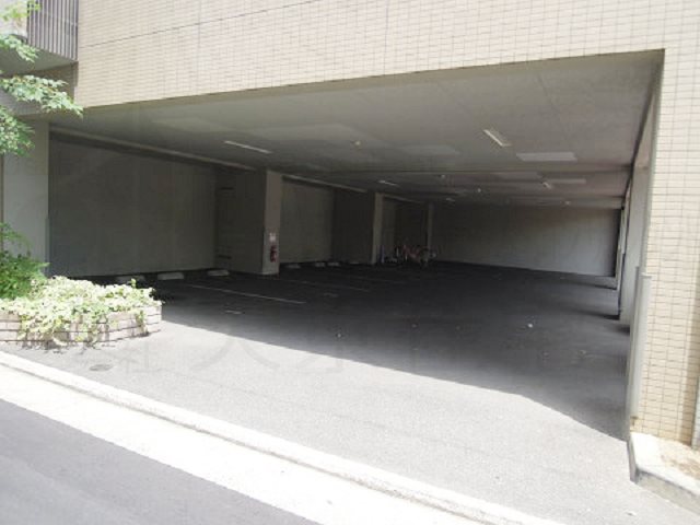 メゾンプチチェリー 駐車場