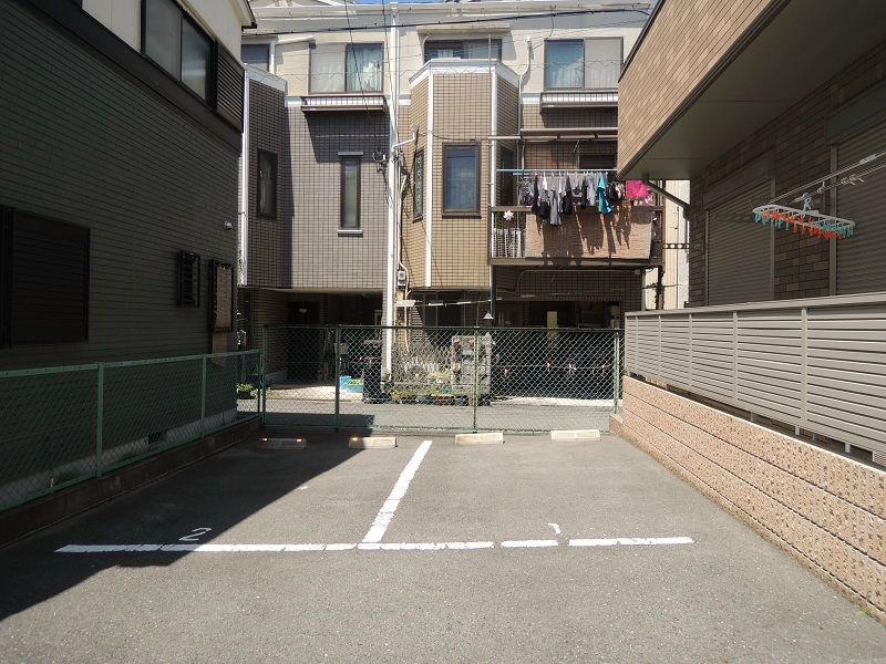 サンモールコート 駐車場