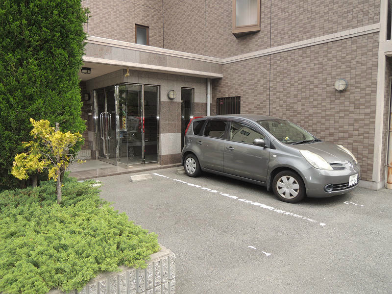 ヴァンテアン東本町 駐車場