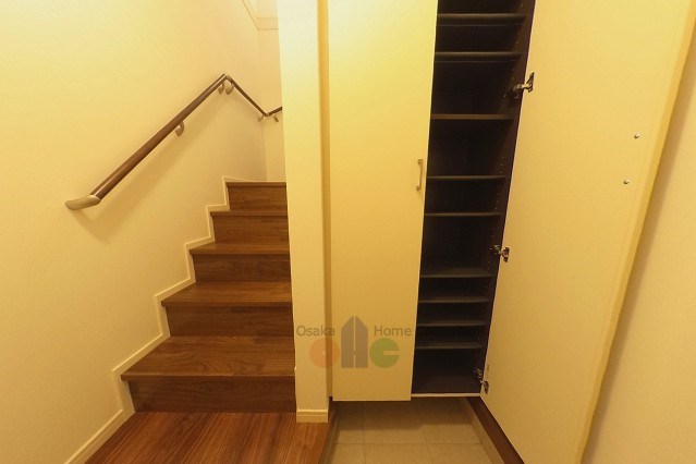 ウィスタリア山城 玄関