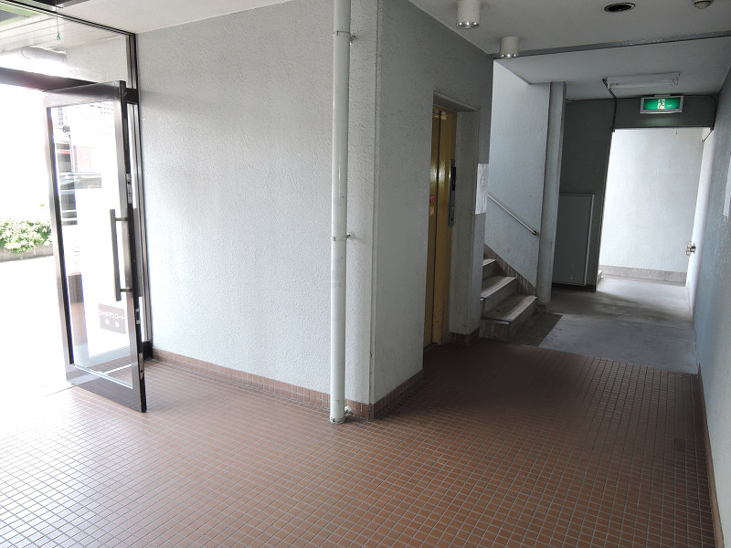 シャルマンコート種田 エントランス