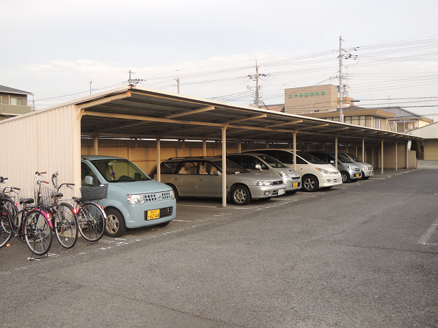 グランドメゾン曙 駐車場