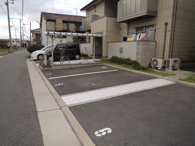 アスカハイツ 駐車場