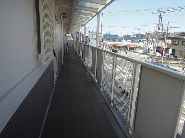 エトワールヴィル-R八尾植松町 エントランス