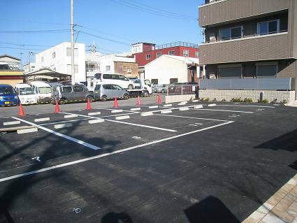 シャーメゾン友井 駐車場