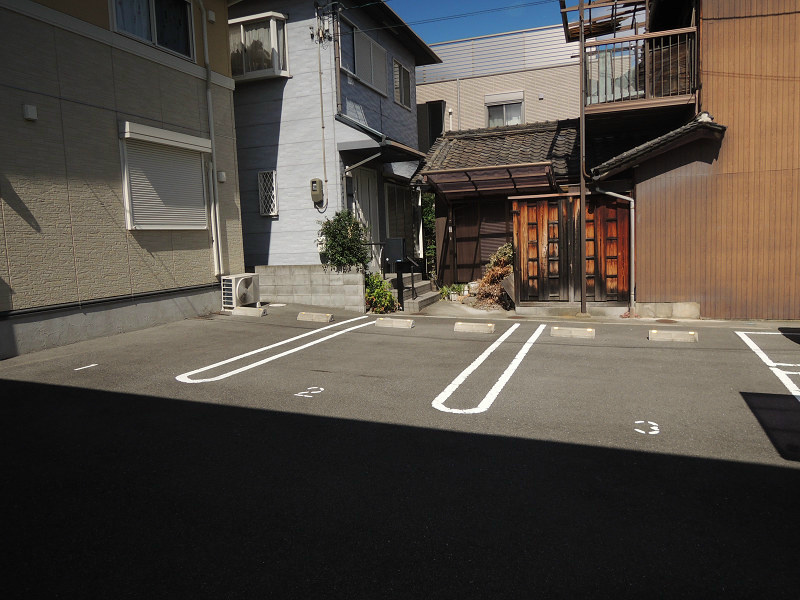 グランディール 駐車場