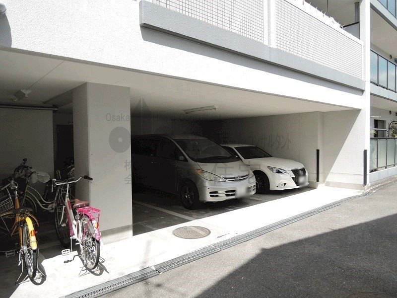 コルティーレ緑ヶ丘 駐車場