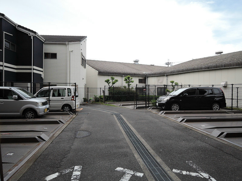 シャトー谷浦 駐車場