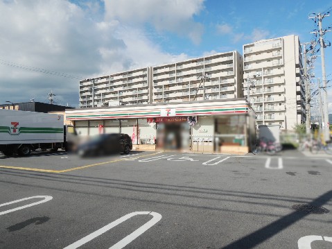 マルベリーガーデン山本南Ⅱ コンビニ