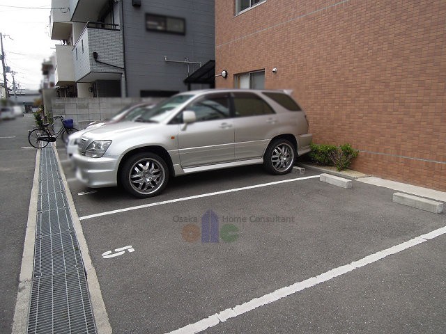 イデアルドミール 駐車場