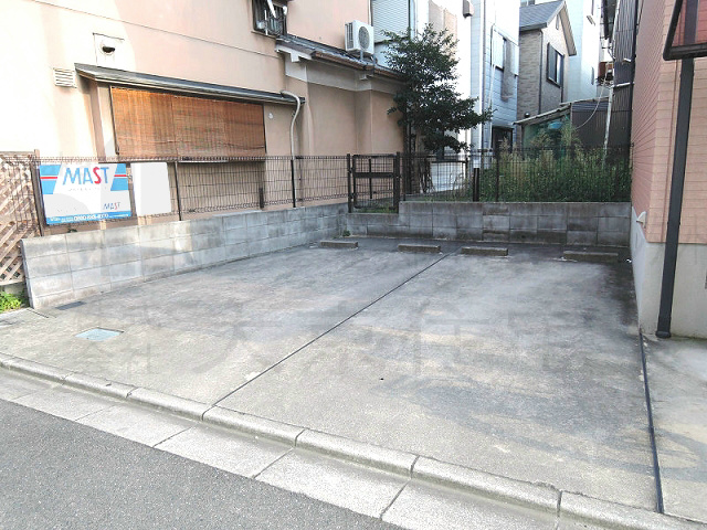 ハイツ久宝園 駐車場