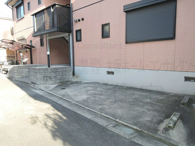 ハイツ久宝園 駐車場