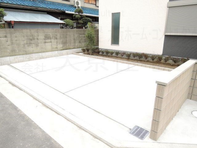 アムールレオ 駐車場