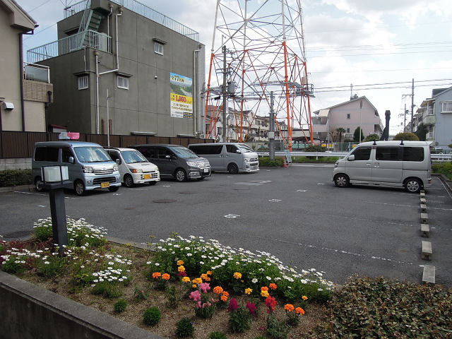 ラフィーネ川崎 駐車場