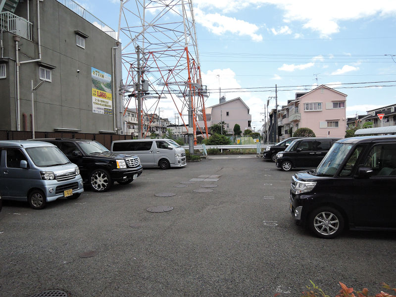 ラフィーネ川崎 駐車場