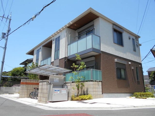 シャーメゾン西山本 外観