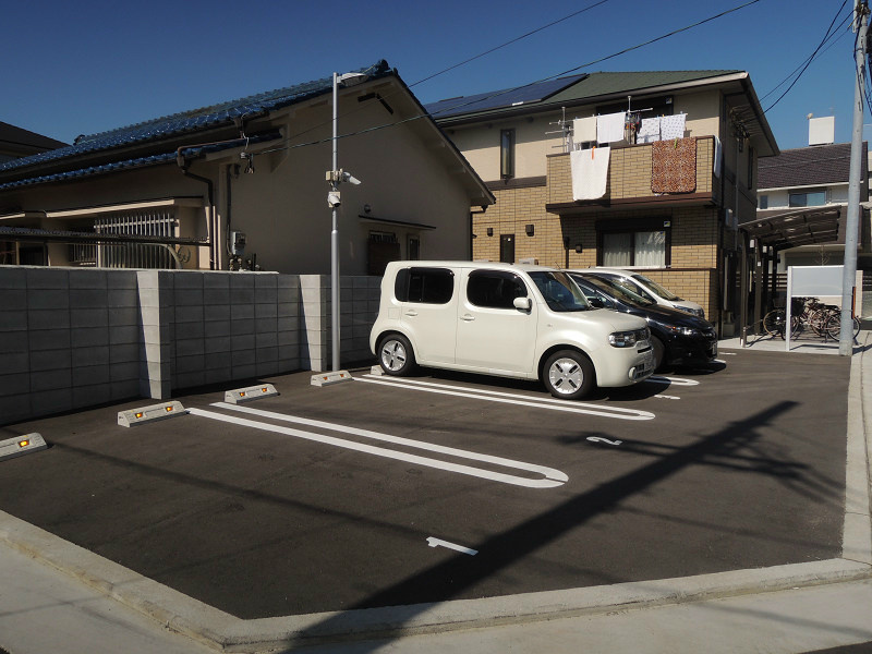 プレミール東本町 駐車場