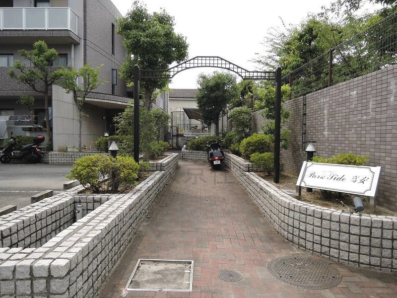パークサイド高安 エントランス