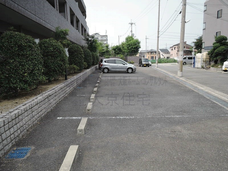 パークサイド高安 駐車場