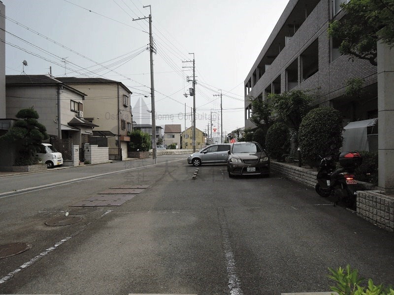 パークサイド高安 駐車場