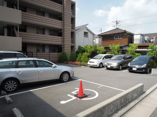ボージャルダン 駐車場