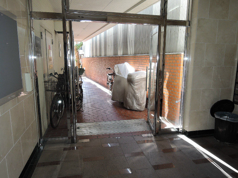 八尾本町大発マンション エントランス