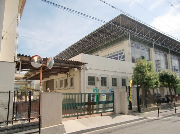 陽光園2丁目店舗事務所 小学校