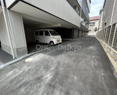 ロゼオ八尾 駐車場