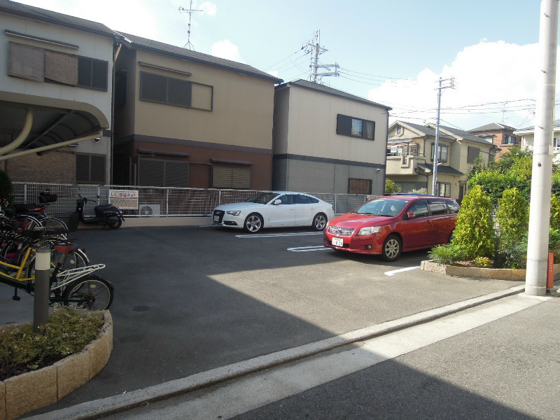 エルピーザ 駐車場