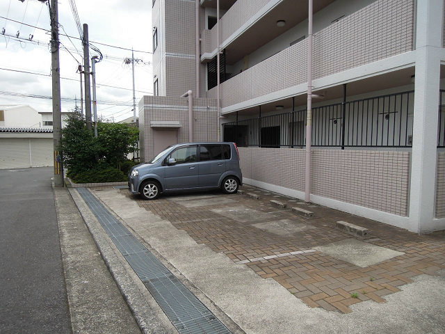 エスペラール 駐車場