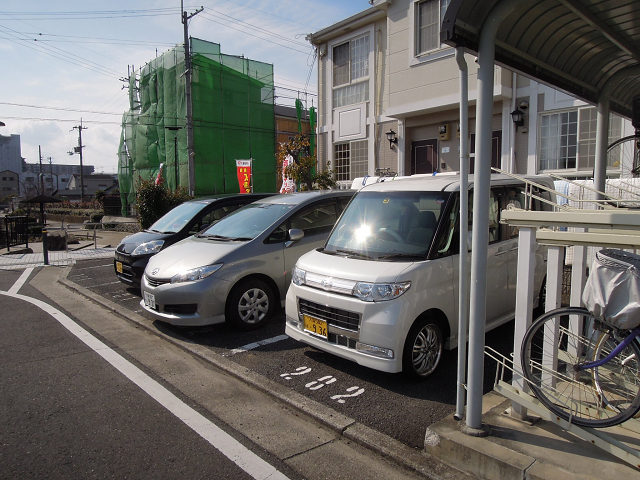 ヴィラパルク 駐車場