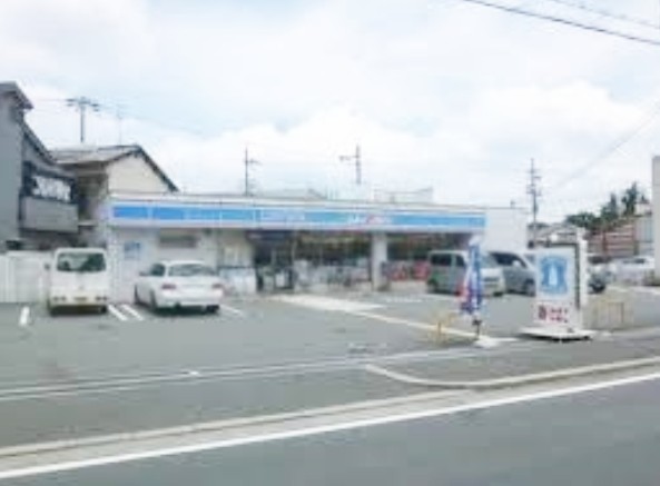 カーサ　ジリオ コンビニ