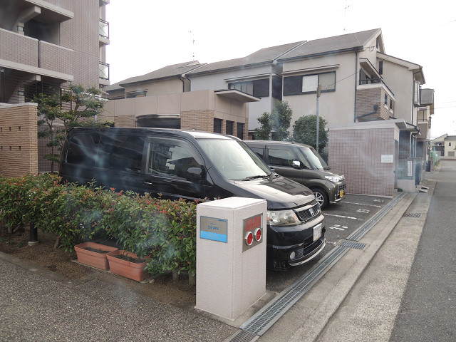 セトン旭 駐車場