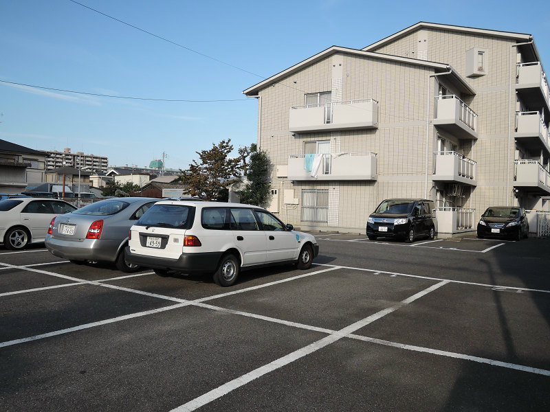 久宝寺西田マンション 駐車場