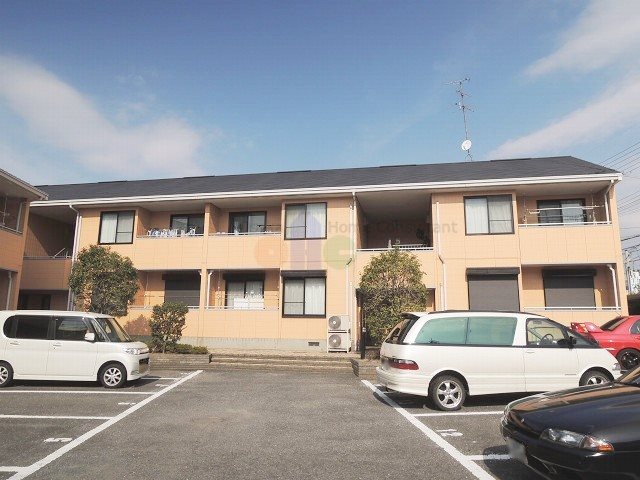 ハイツ渋川 駐車場