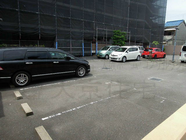 クレセール太子堂 駐車場