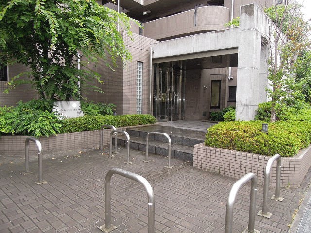 リープハーベン八尾木 エントランス