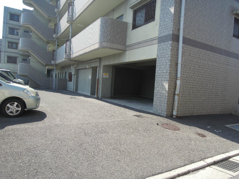 パレーシャル21 駐車場