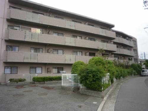 シャトレ高安 外観