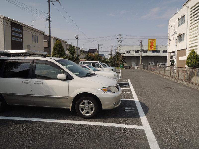 パル28 駐車場