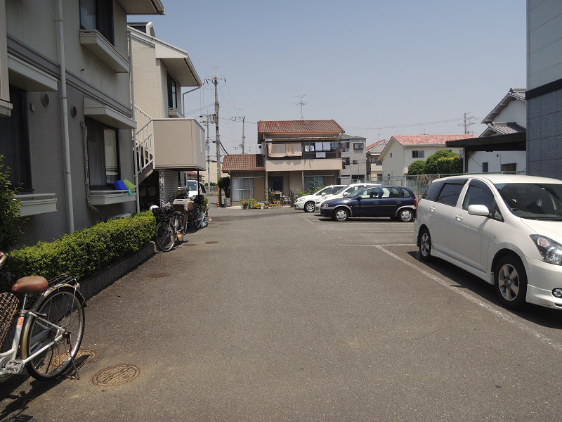 プレミールたつみ 駐車場