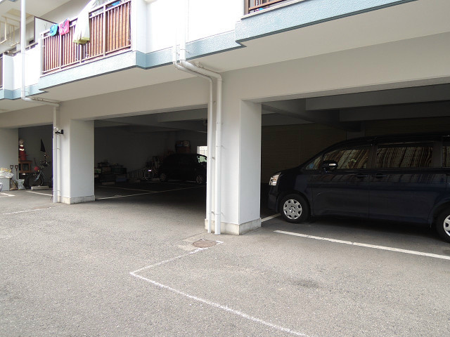 ウエストヒル 駐車場