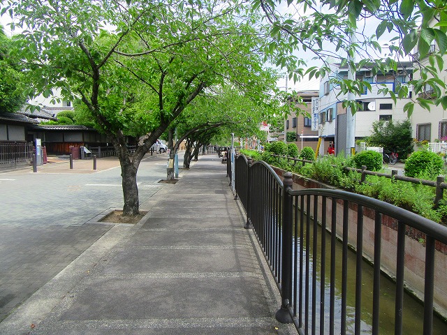 プレミアム菱屋西 周辺の街並み