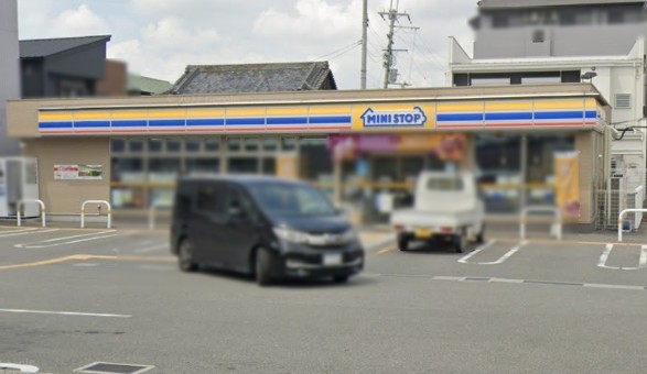 アトレッテ　ジーロ コンビニ